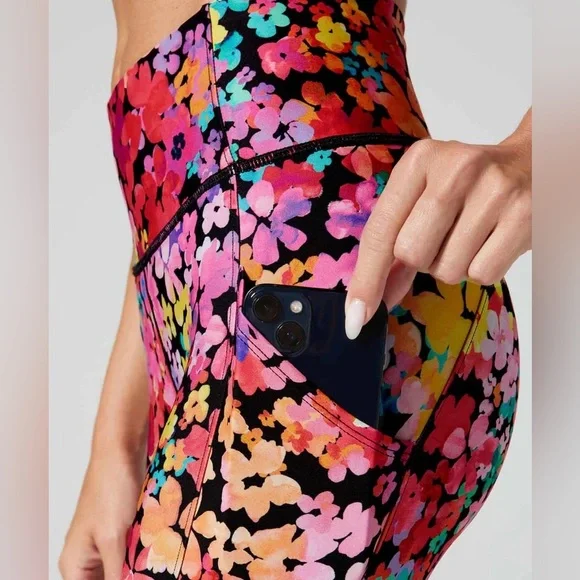 NWT wear it to heart floral legging